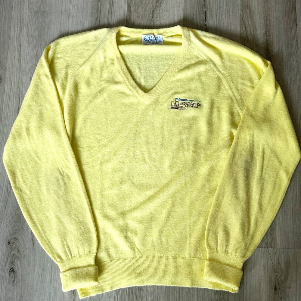 Vintage Yellow Pickering Sweater Mens M Showboat Casino Pullover V-Neck